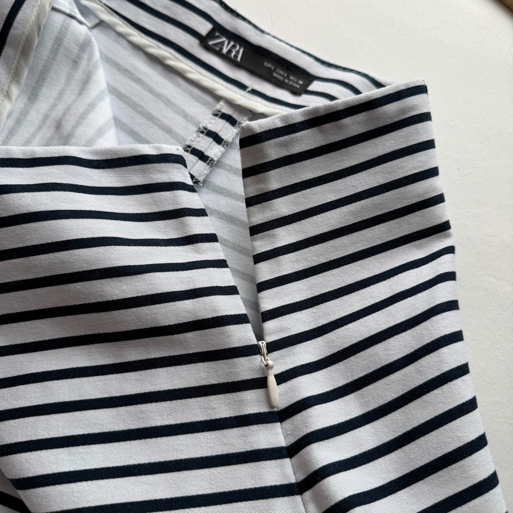 Zara Women Navy White Striped Ruffle Hem High Waisted Shorts Size Large - Picture 5 of 11